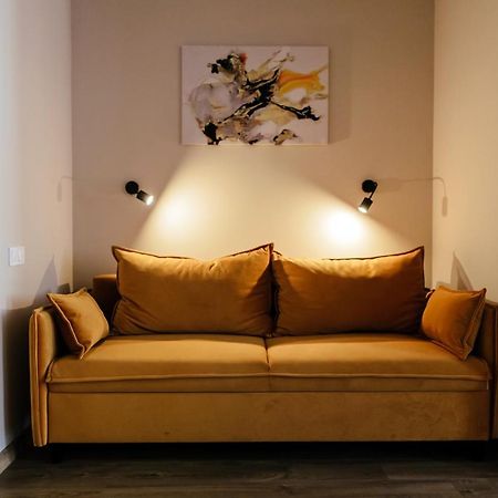 Lara Apartament 3 Apartment Lviv Ngoại thất bức ảnh
