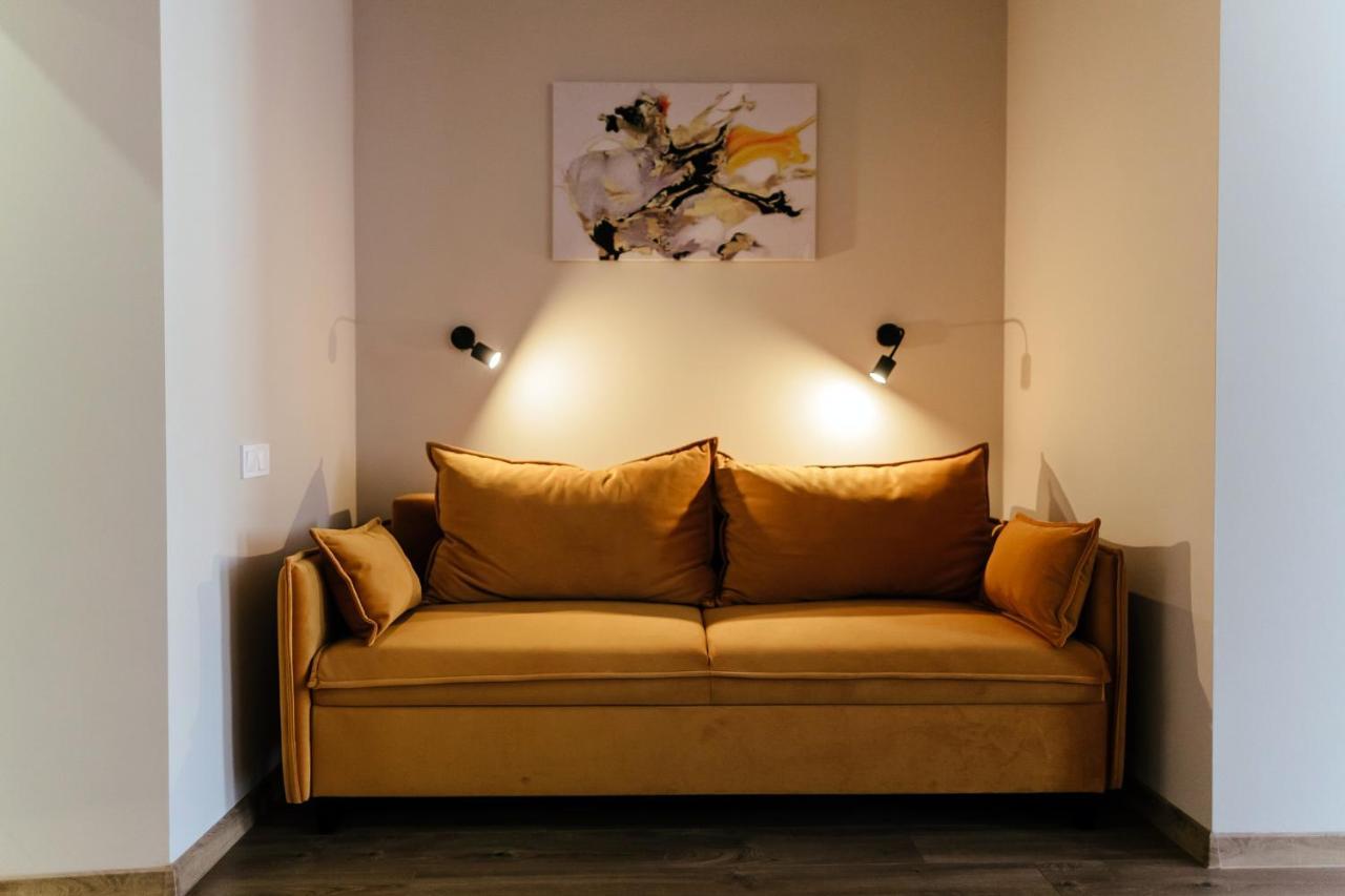 Lara Apartament 3 Apartment Lviv Ngoại thất bức ảnh
