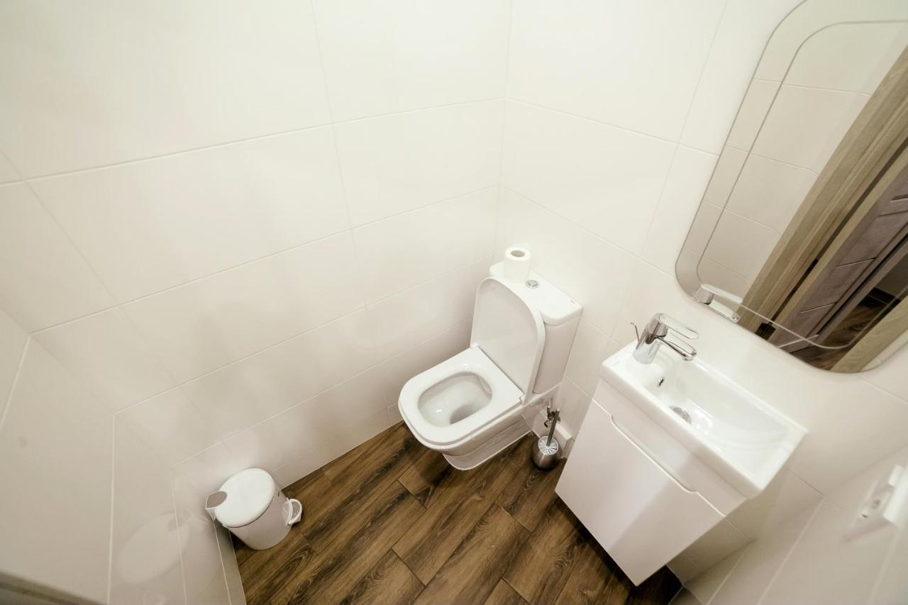 Lara Apartament 3 Apartment Lviv Ngoại thất bức ảnh